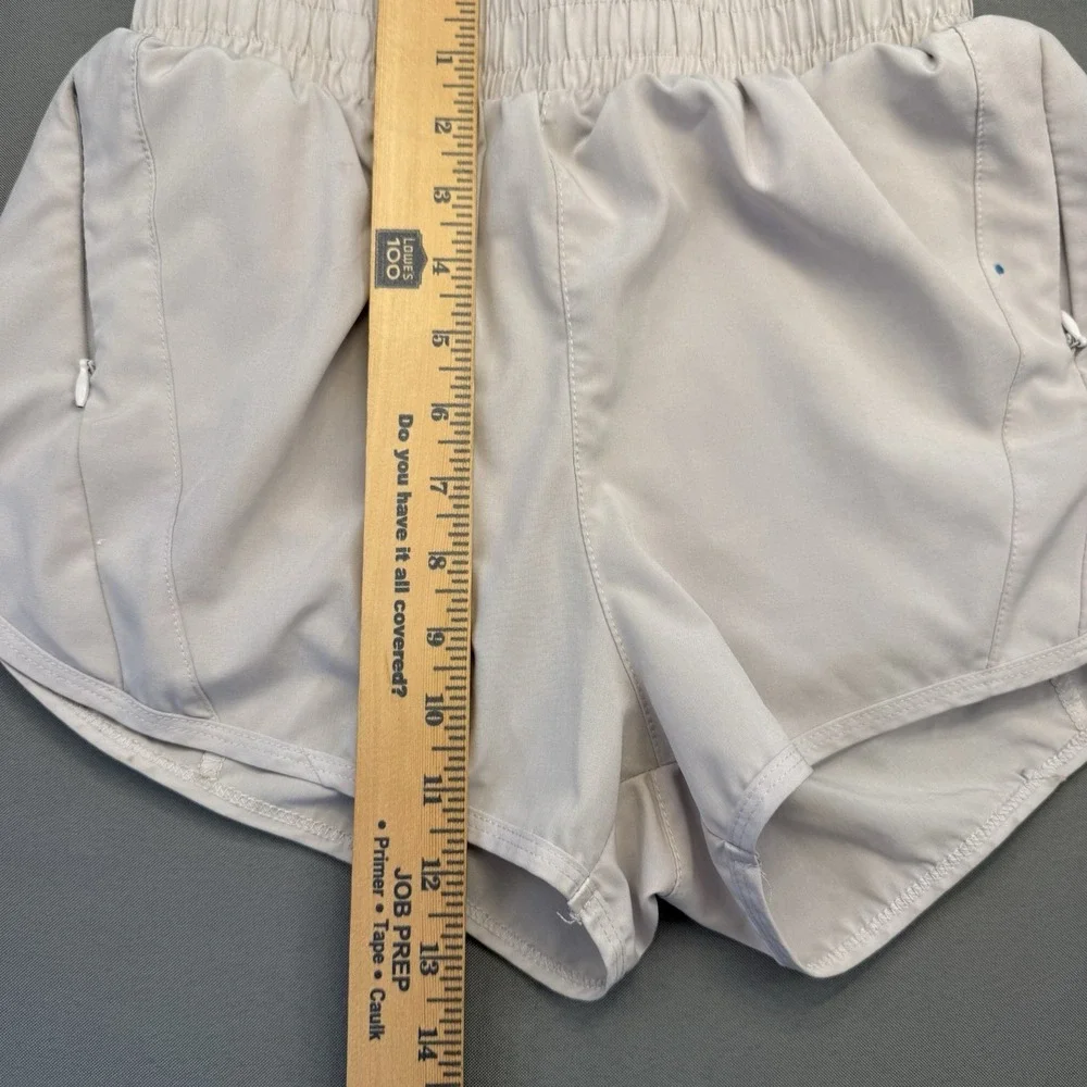 Lululemon Tracker Short‎ V Stone White Lined Size 4 Low-Rise Drawstring *No Tag